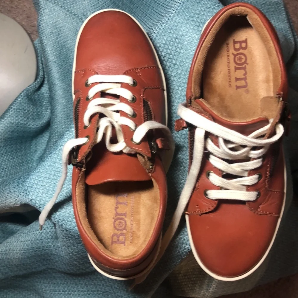 Born Paloma Sneakers size 7M - Picture 7 of 7